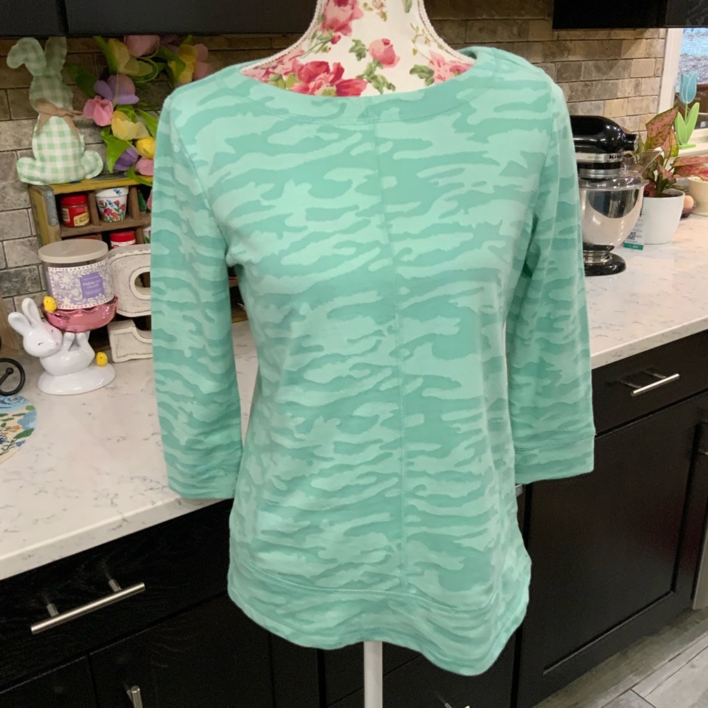 T By Talbots Camo French Terry Pullover Top Green 3/4 Sleeve 
Size Small Petite